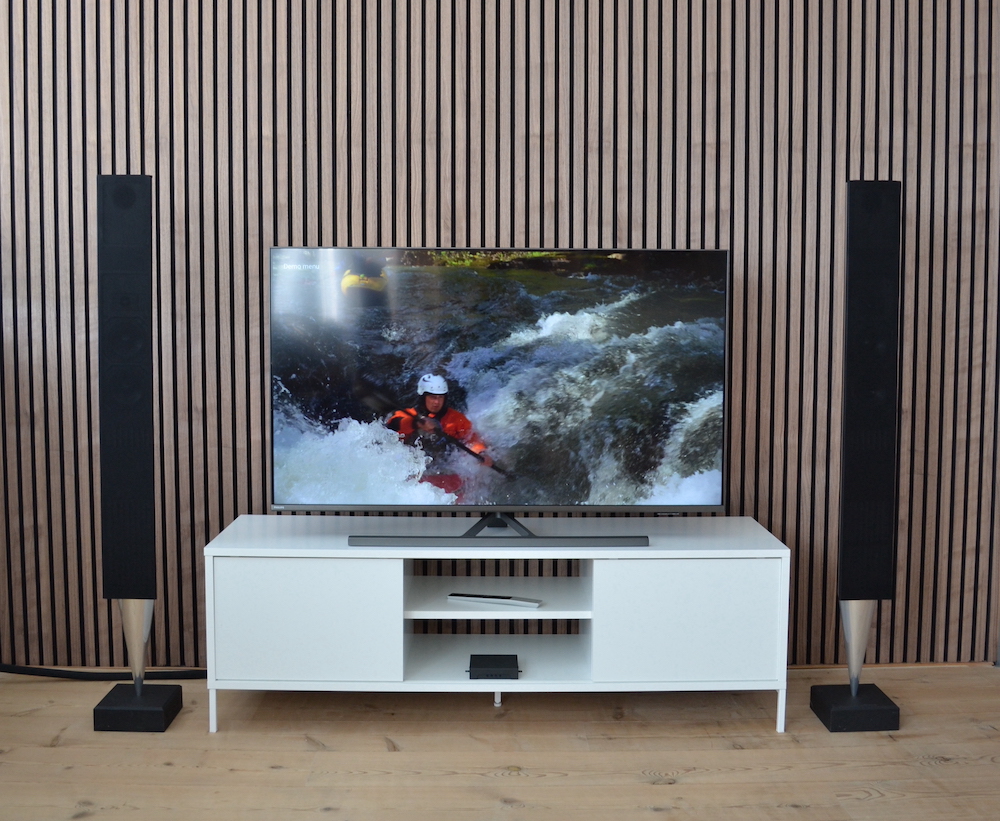 Neo TV controla el televisor Sony y los altavoces Beolab 8000 de B&O